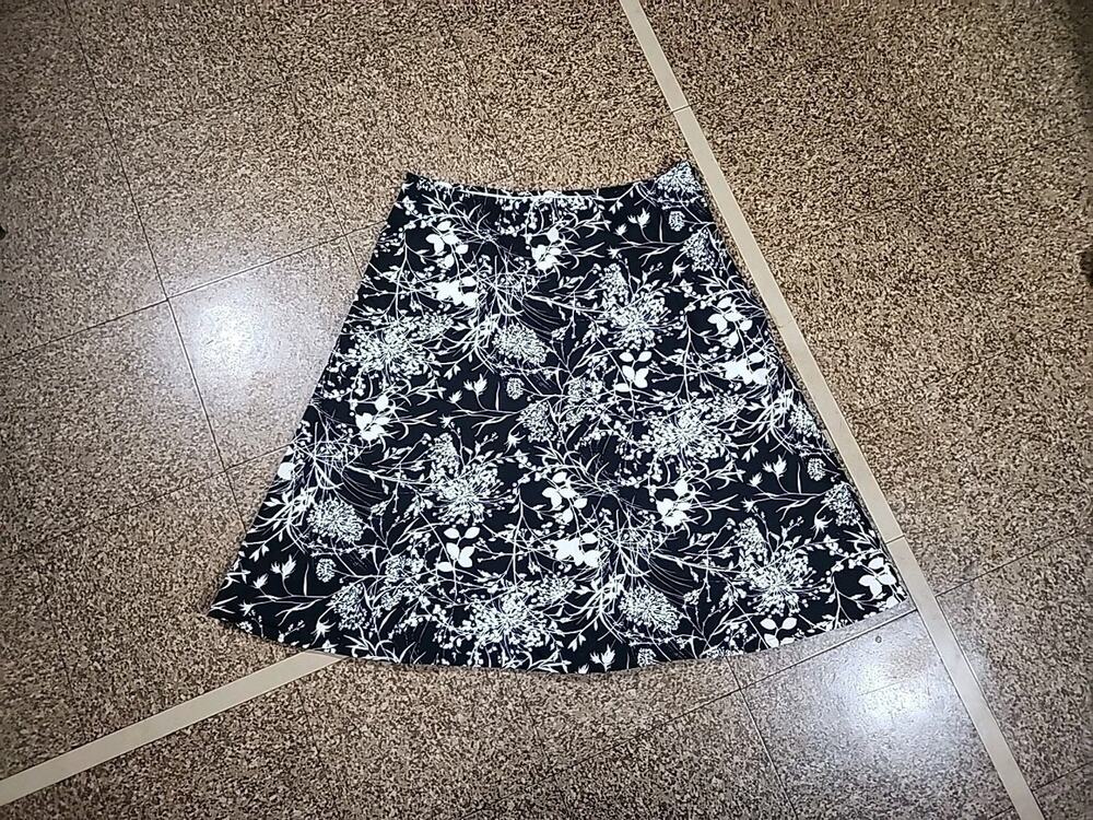 Villager Liz Claiborne Black White Floral Print Midi A-Line Skirt 8 Boho Artsy